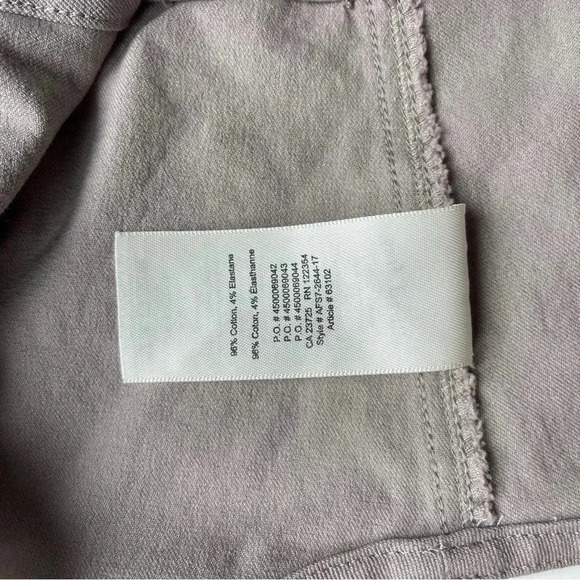 Aritzia Wilfred Free crop top, button up, size  8 Medium - Picture 6 of 6